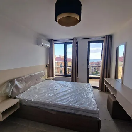 Neues Luxus-apartment Mit Meerblick Und Balkon アパート スヴェティ・ヴラス