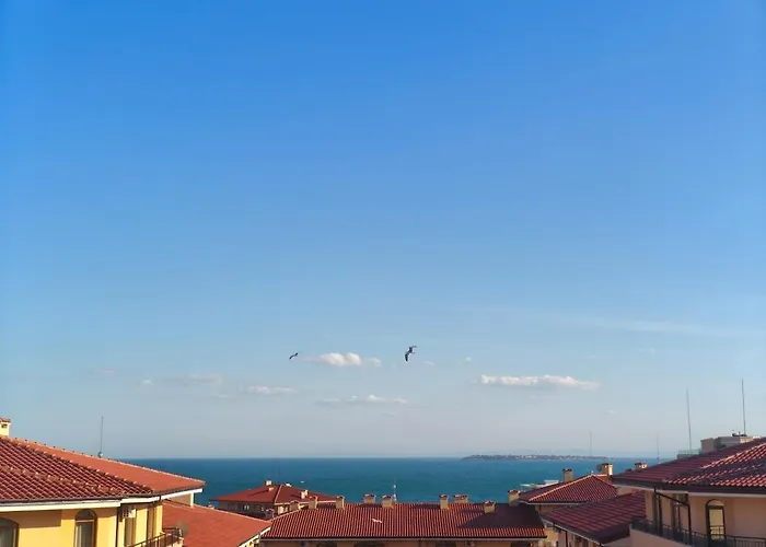 Neues Luxus-apartment Mit Meerblick Und Balkon