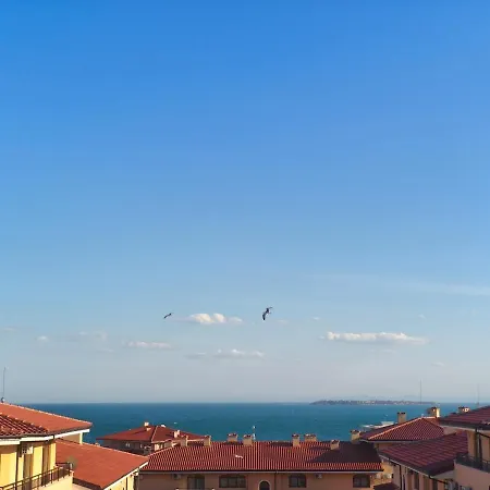 Neues Luxus-apartment Mit Meerblick Und Balkon
